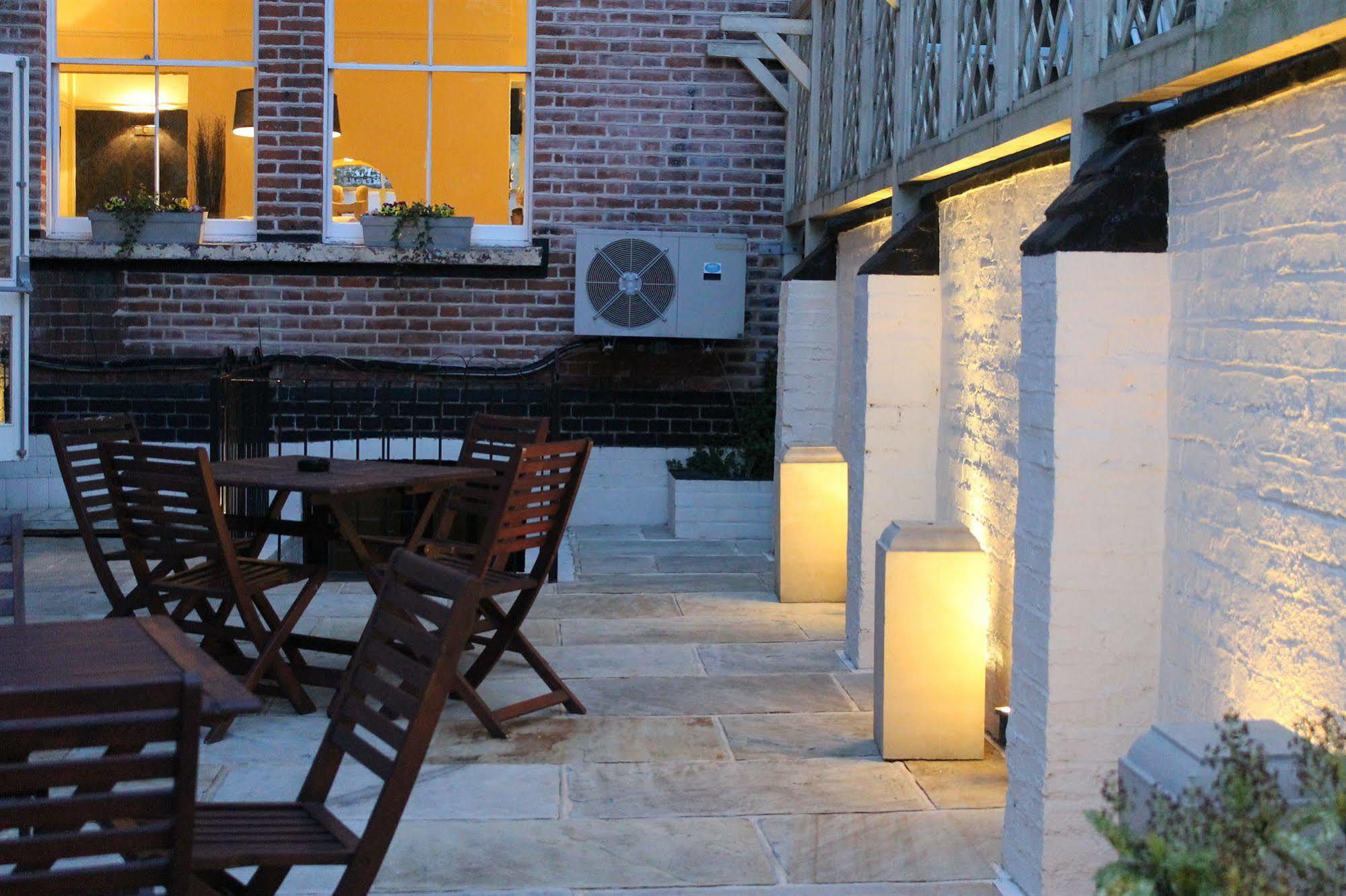 Andover House Hotel & Restaurant - Adults Only Great Yarmouth Exterior photo